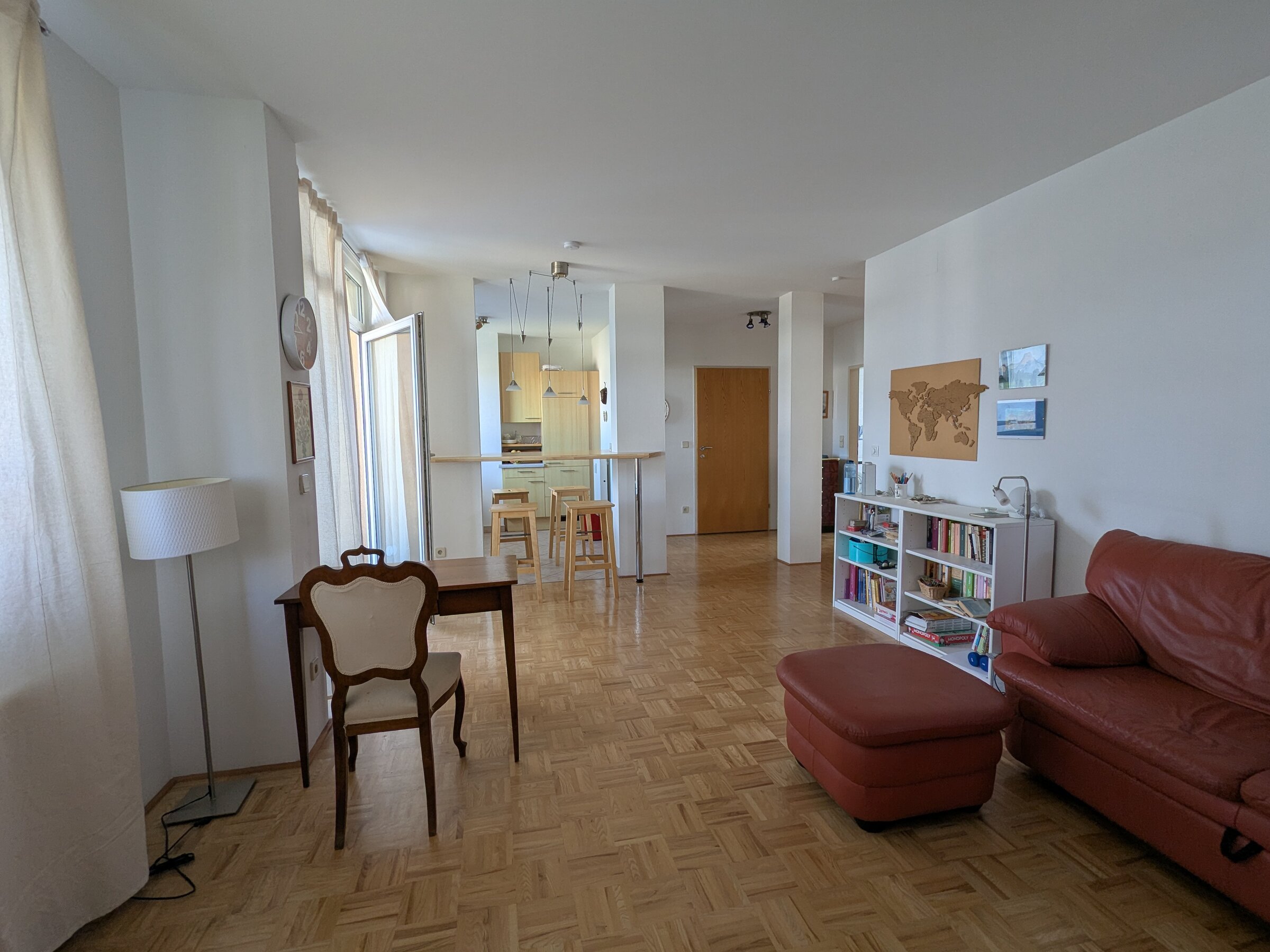 Wohnzimmer mit Küche