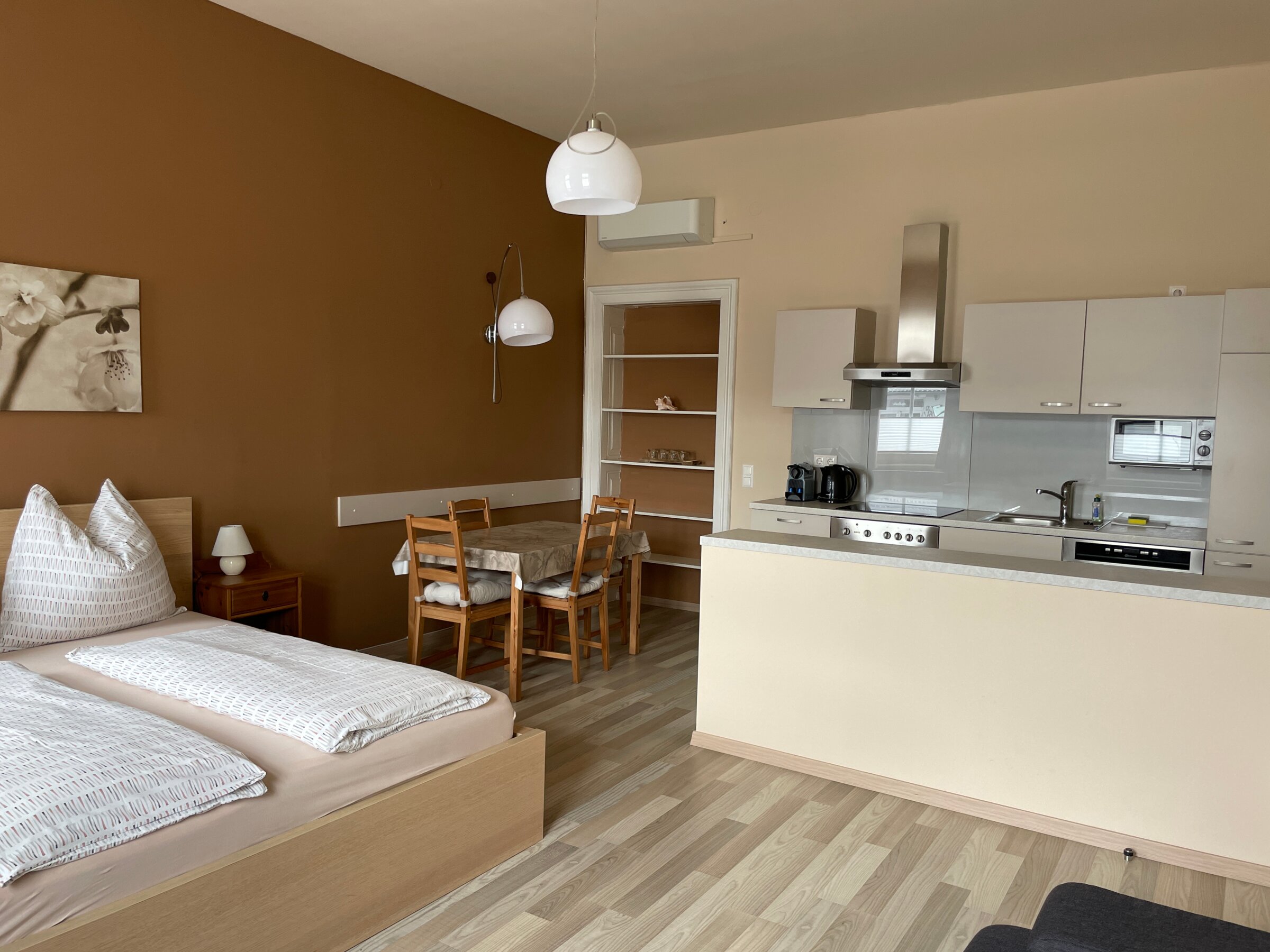Möbliertes 1-Zimmer Apartment mit Küchenzeile & Essbereich – Kurzzeitmiete & Wohnen auf Zeit für 1 bis 6 Monate in Klagenfurt