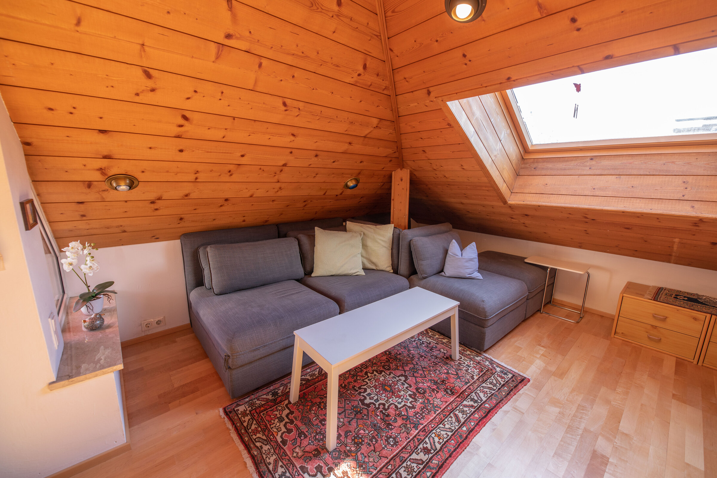 Großs Sofa mit Bettfunktion für 2 Personen