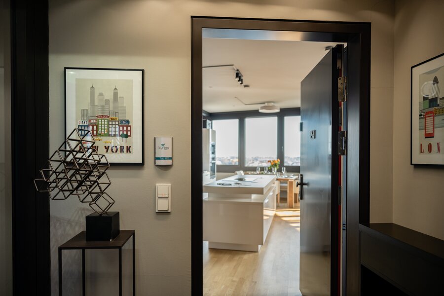 Vienna Black View Entrance | © Skyflats Vienna