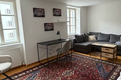 Bright 1-room apartment with desk & couch – short-term rental & temporary housing for 1 to 6 months in Innsbruck