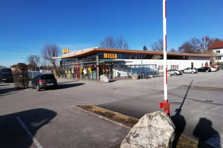 the grocery store "Billa" is right down the street | © Natalie Pavicic
