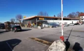 Das Lebensmittelgeschäft "Billa" ist direkt die Straße runter | © Natalie Pavicic