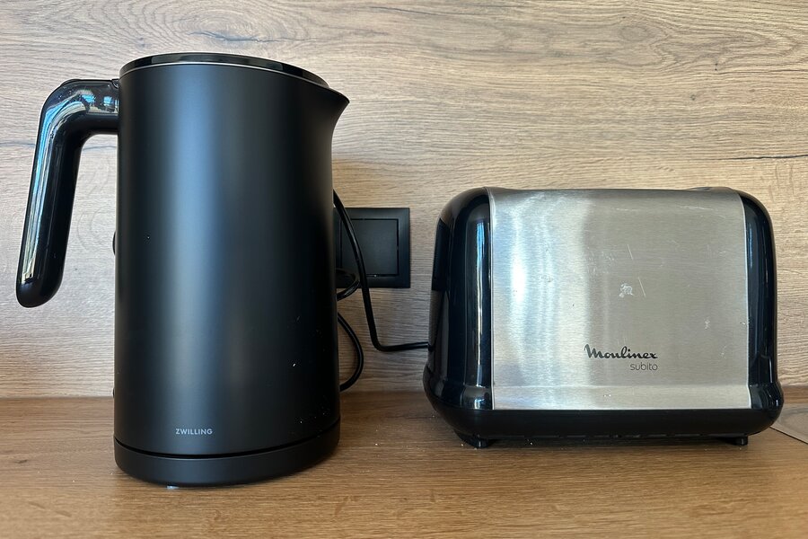 water cooker, toaster | © Martin Hauser