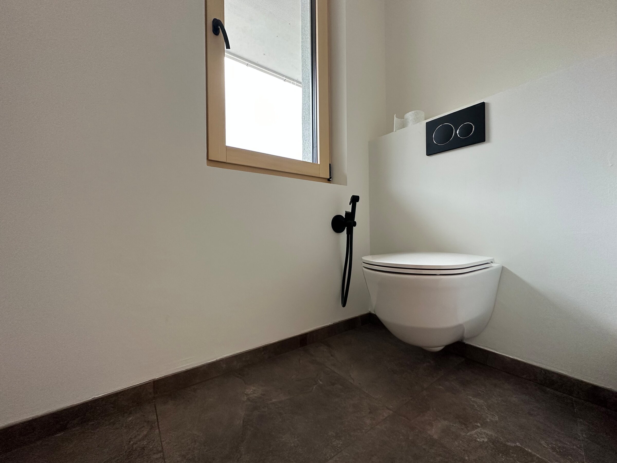 toilette seperated from bathroom | © Martin Hauser