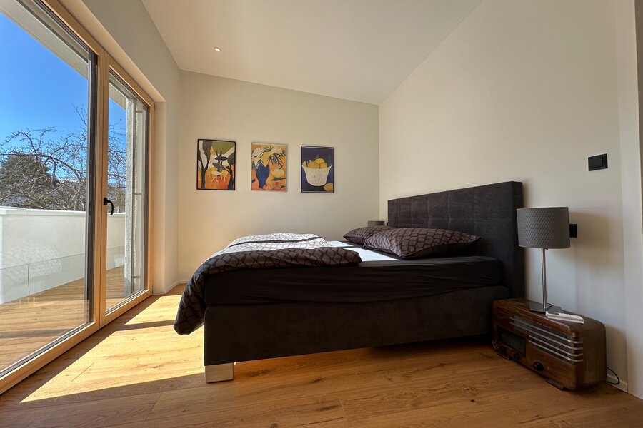 Bospringbed 180x200 with view on terrasse and montains | © Martin Hauser