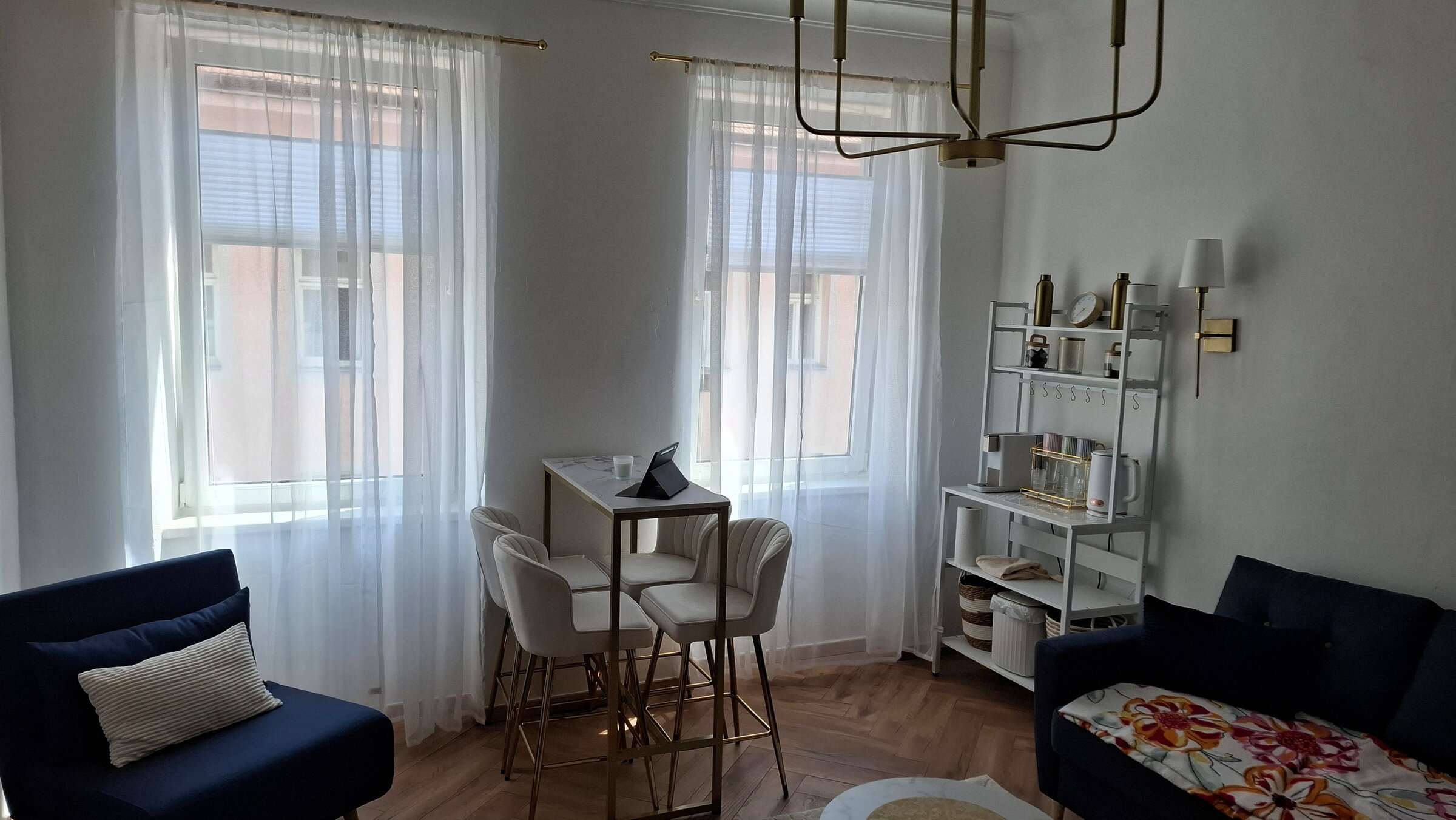  Apartment main room