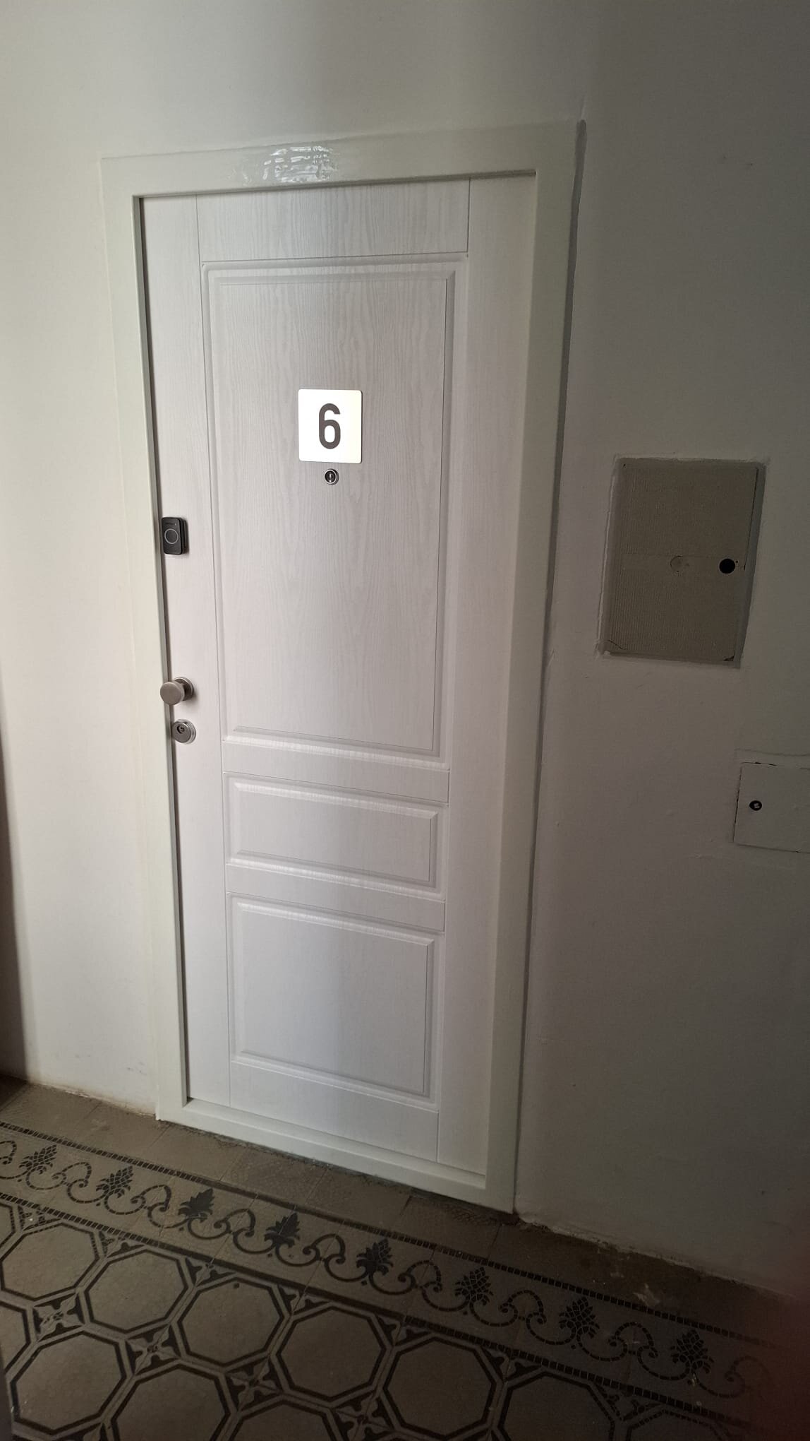  Entrance apartment