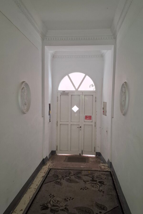 Haupteingang des Gebäudes