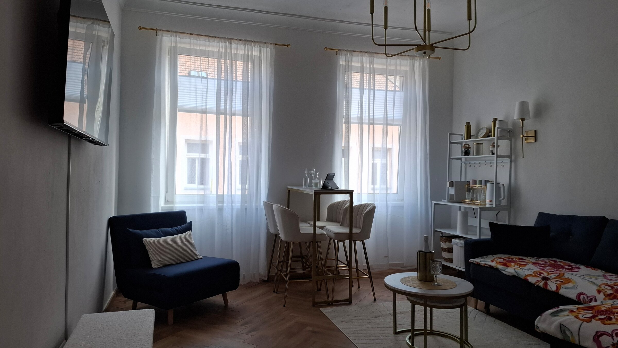 Fenster mit Plissee