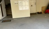 Abstellplatz überdacht vor dem Haus