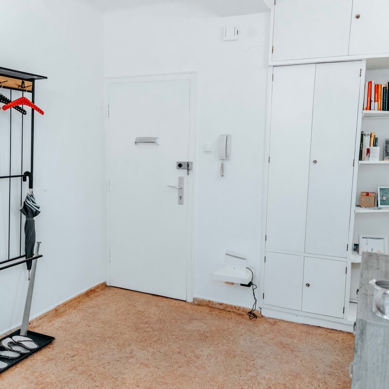 Please walk in via the open entrance.