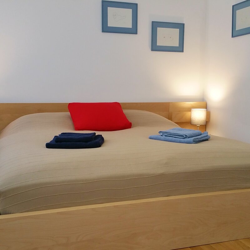 Bedroom - bed 180 x 200 cm