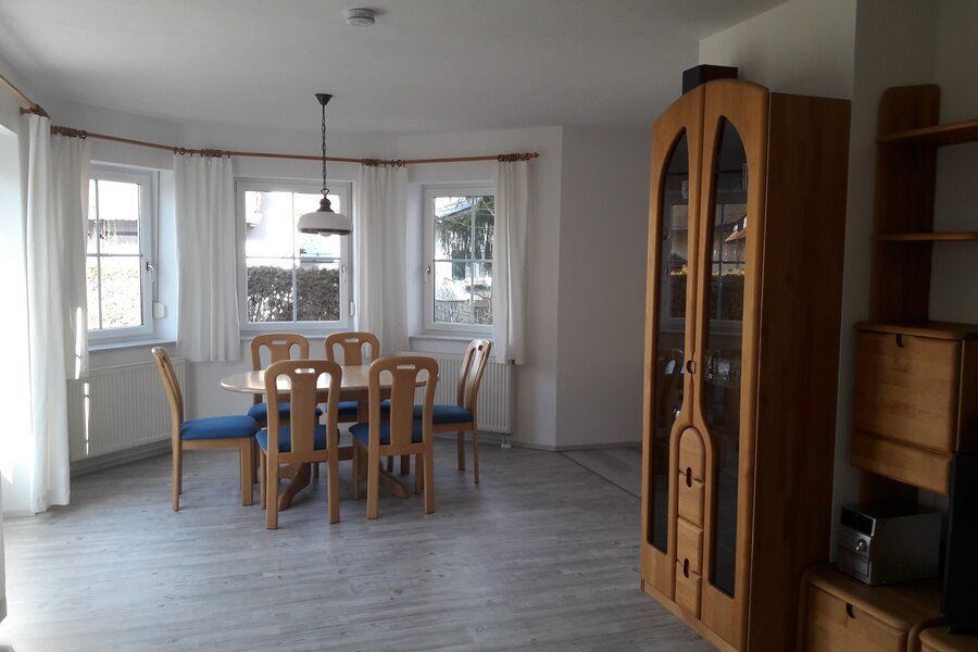 Wohnzimmer/Essbereich