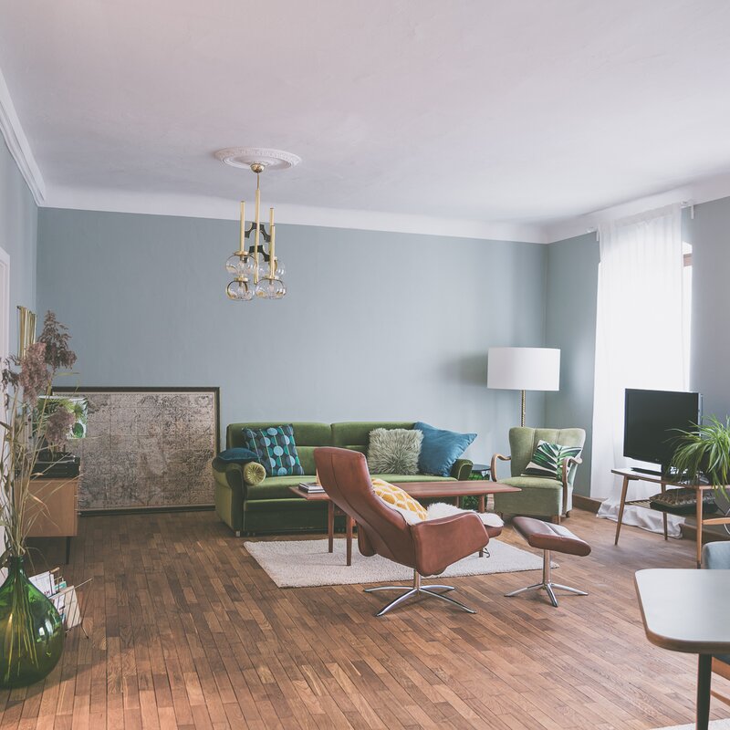 VINTAGE APARTMENT