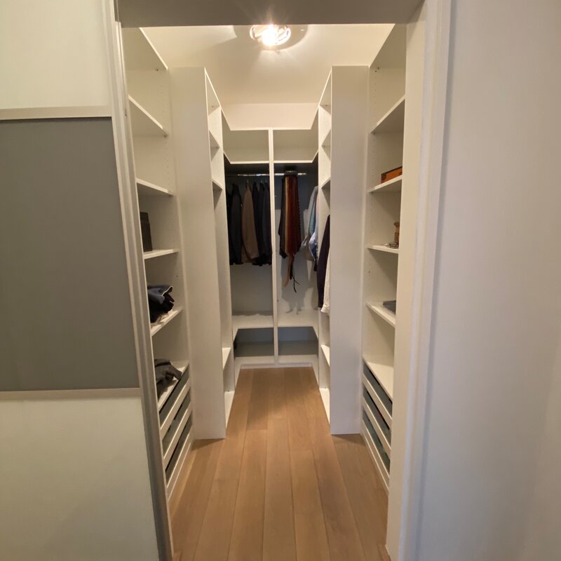 Begehbarer Kleiderschrank