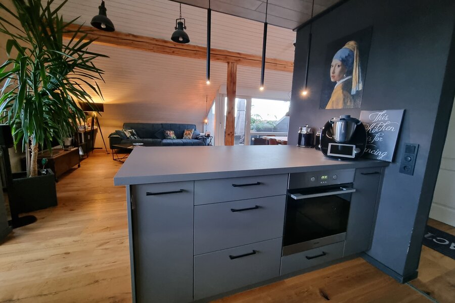 Kitchenette with oven