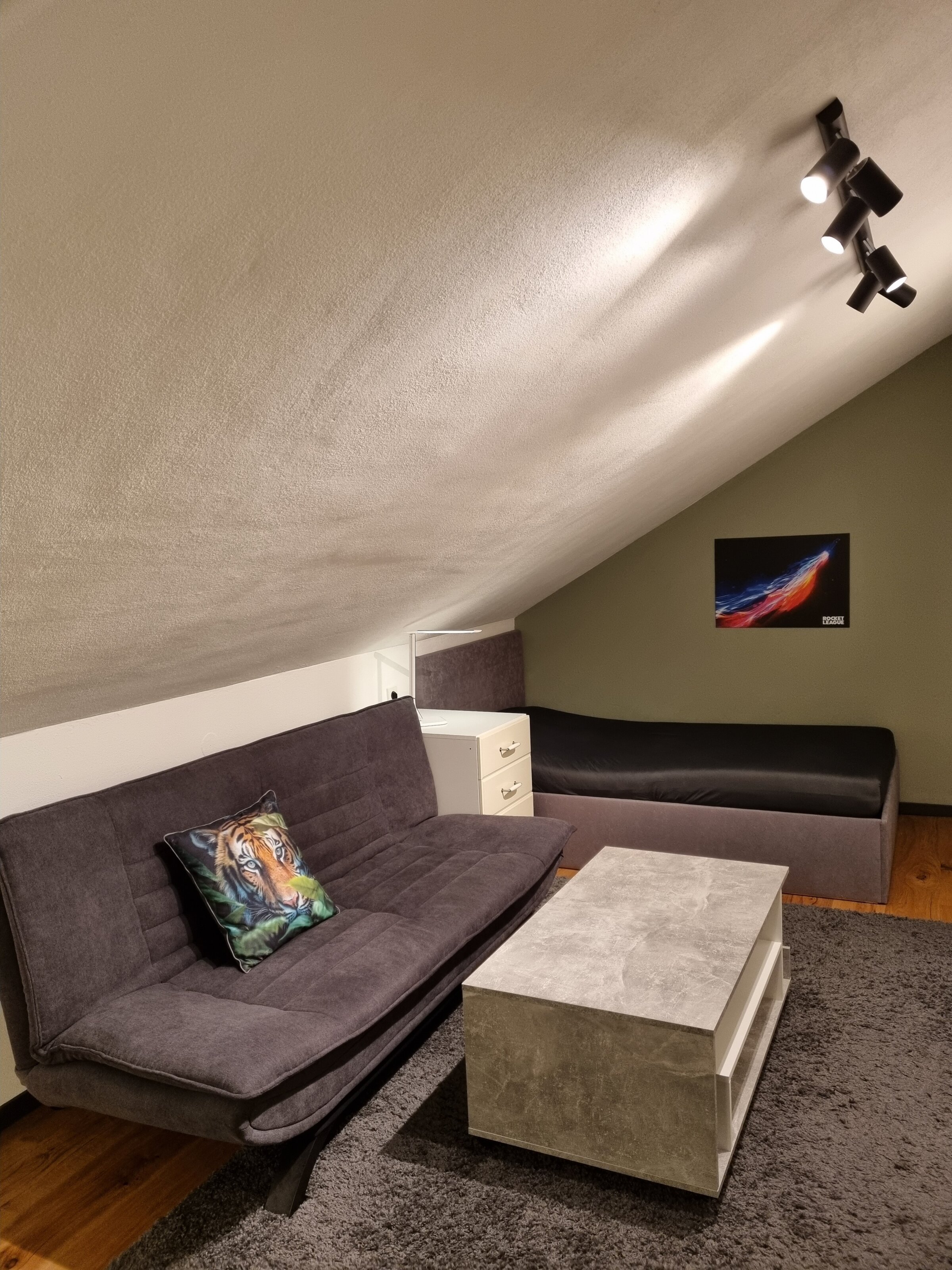 Room with 120 cm bed