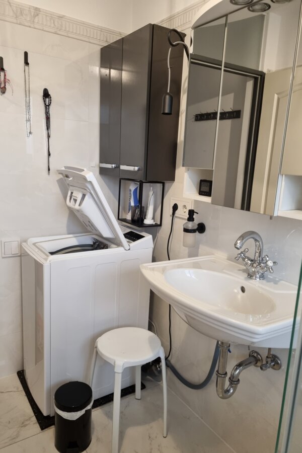 Bathroom with washing machine