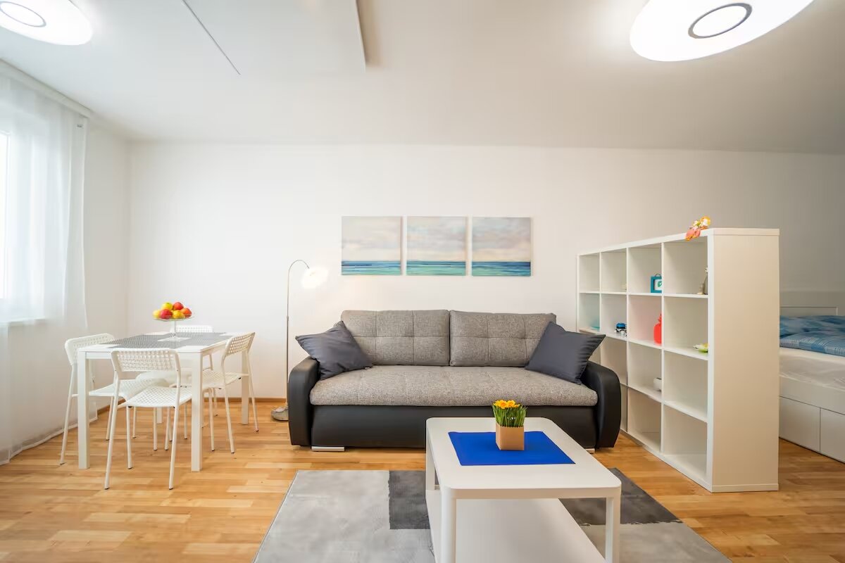 Bright 1-room apartment with modern living area – short-term rental & temporary housing for 1 to 6 months in Vienna