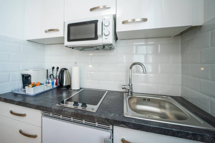 Voll ausgestattete Küche