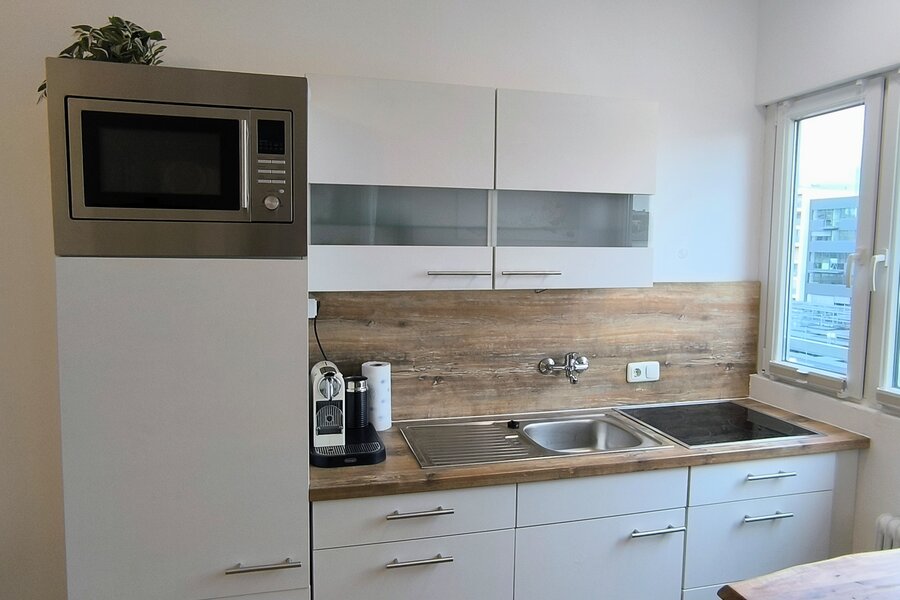 Küche mit Kaffeemaschine