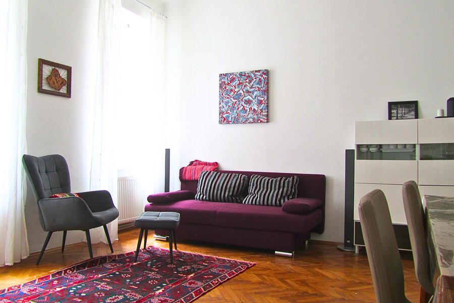 Helles Wohnzimmer mit Parkett – 4-Zimmer Wohnung zur Kurzzeitmiete & Wohnen auf Zeit für 1 bis 6 Monate in Wien