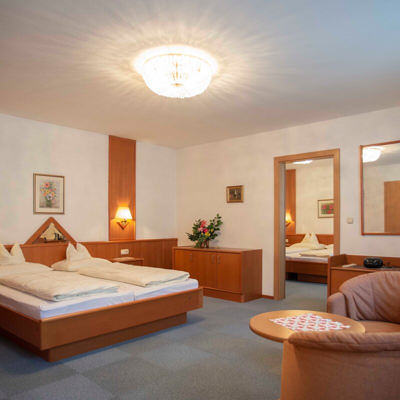 mit zwei getrennten Wohnschlafräumen 