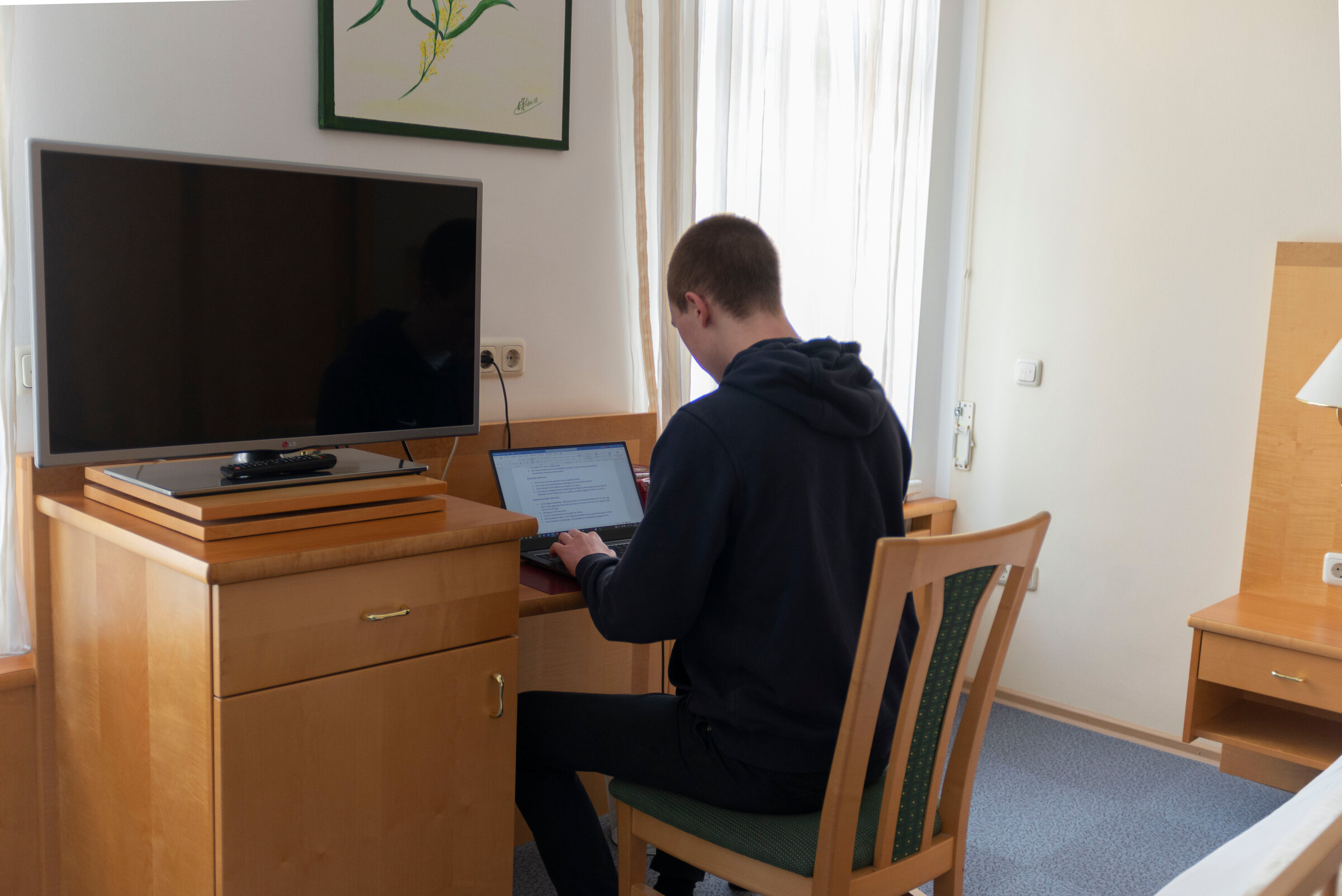 Schreibtisch + TV 