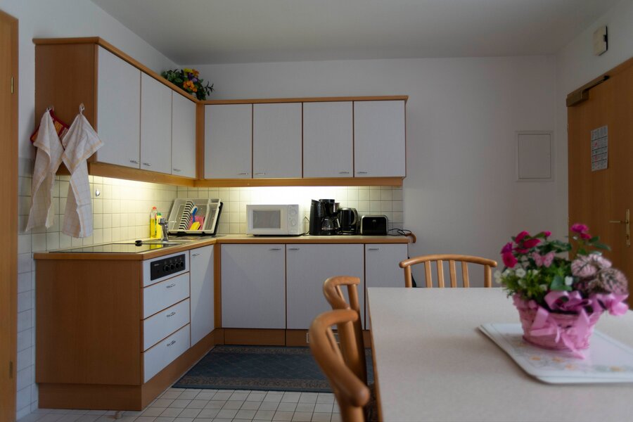 komplett ausgestattet 