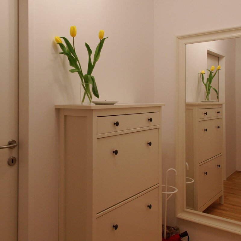 Vorraum mit Garderobe und Schuhschrank