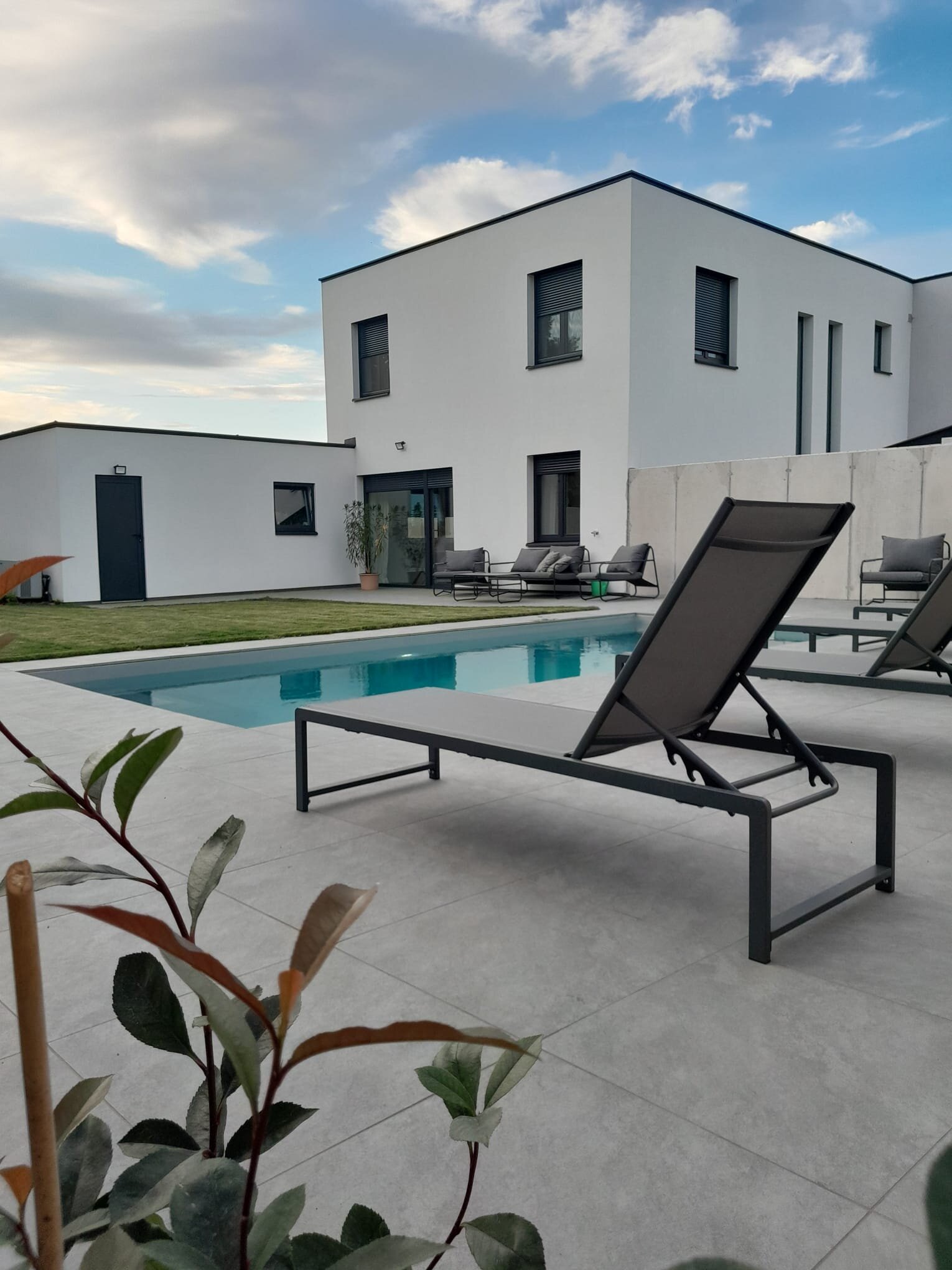Modernes Luxushaus mit privatem Pool – Kurzzeitmiete & Wohnen auf Zeit für 1 bis 6 Monate in Parndorf