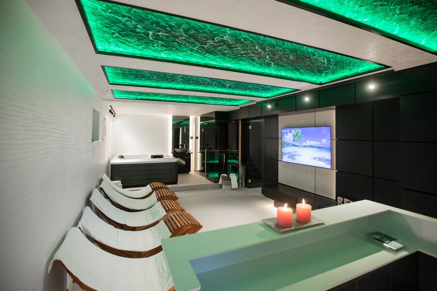 Exklusiver Spa-Bereich mit Sauna & Jacuzzi – Luxury Villa zur Kurzzeitmiete & Wohnen auf Zeit für 1 bis 6 Monate in Wien