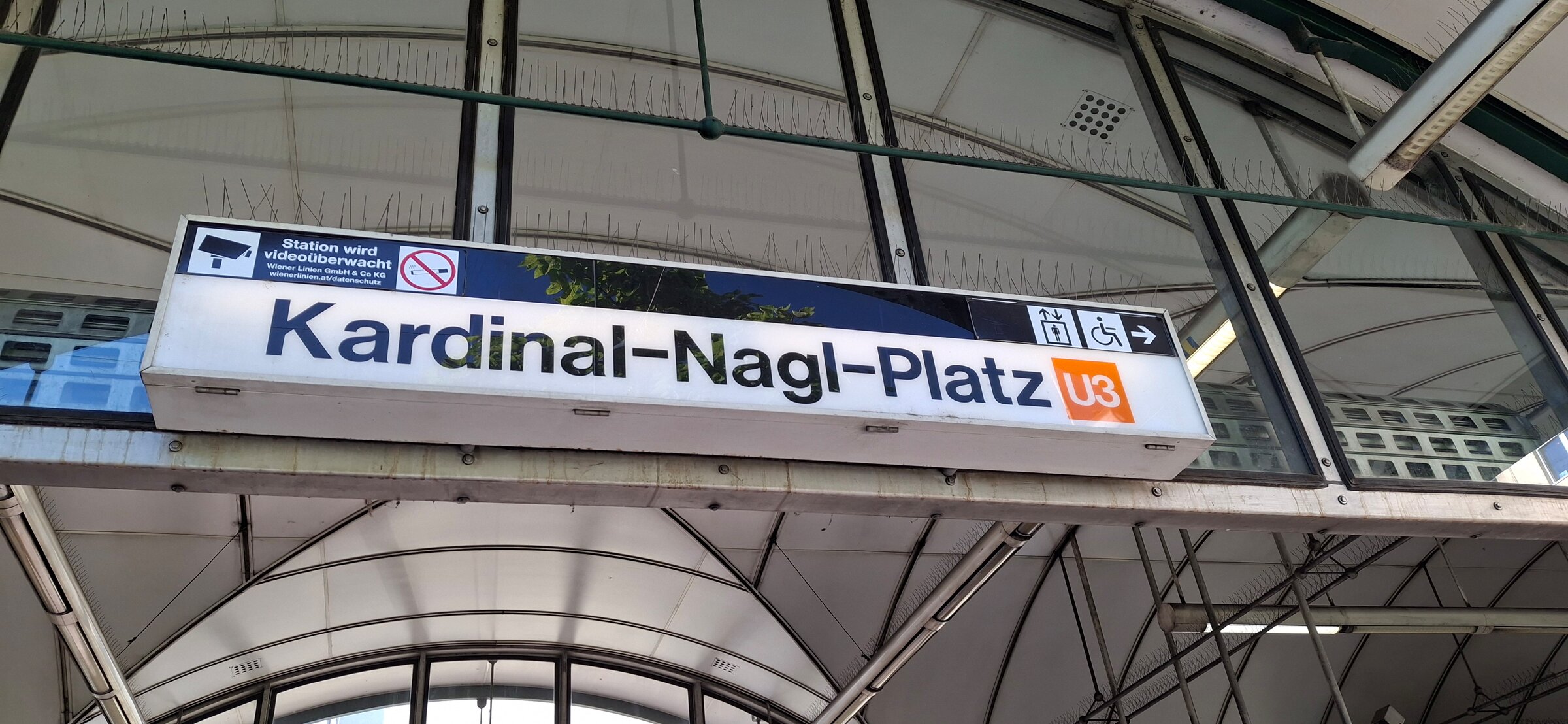 U3 Station Kardinal Nagl Platz