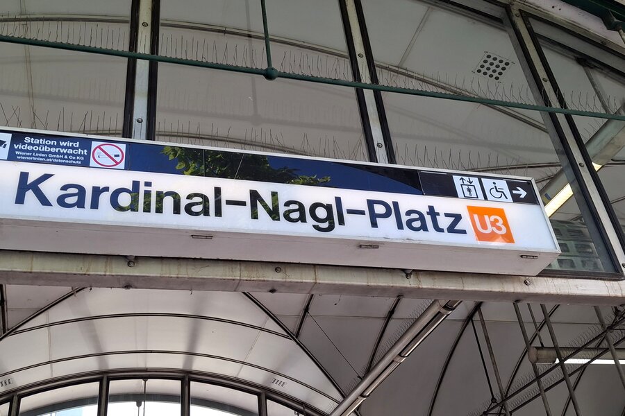 U3 Station Kardinal Nagl Platz