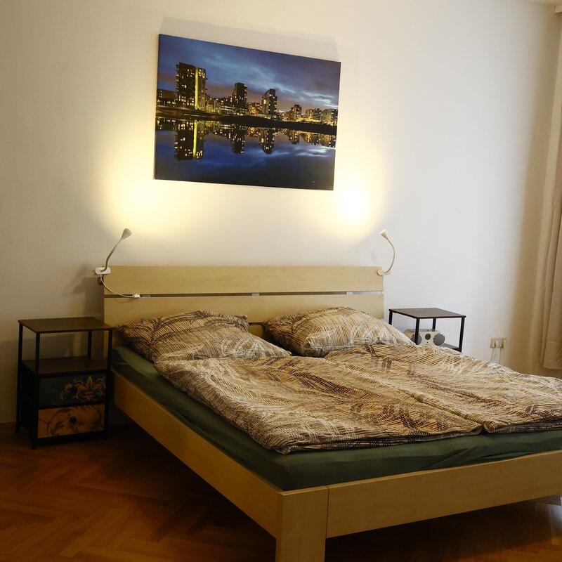 Schlafzimmer 1