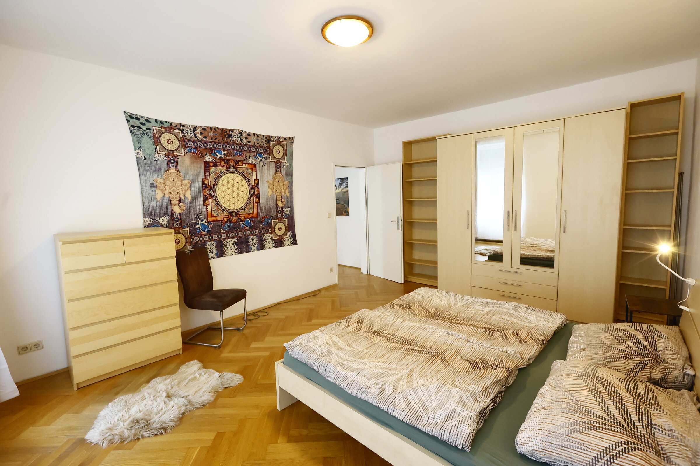 Schlafzimmer 1