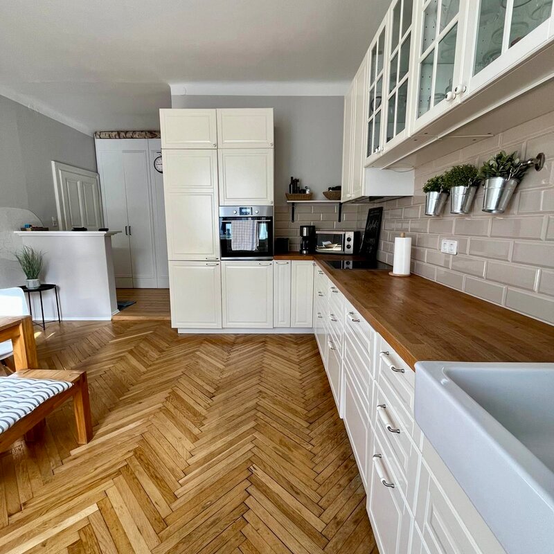 Kitchen/ Dining room 