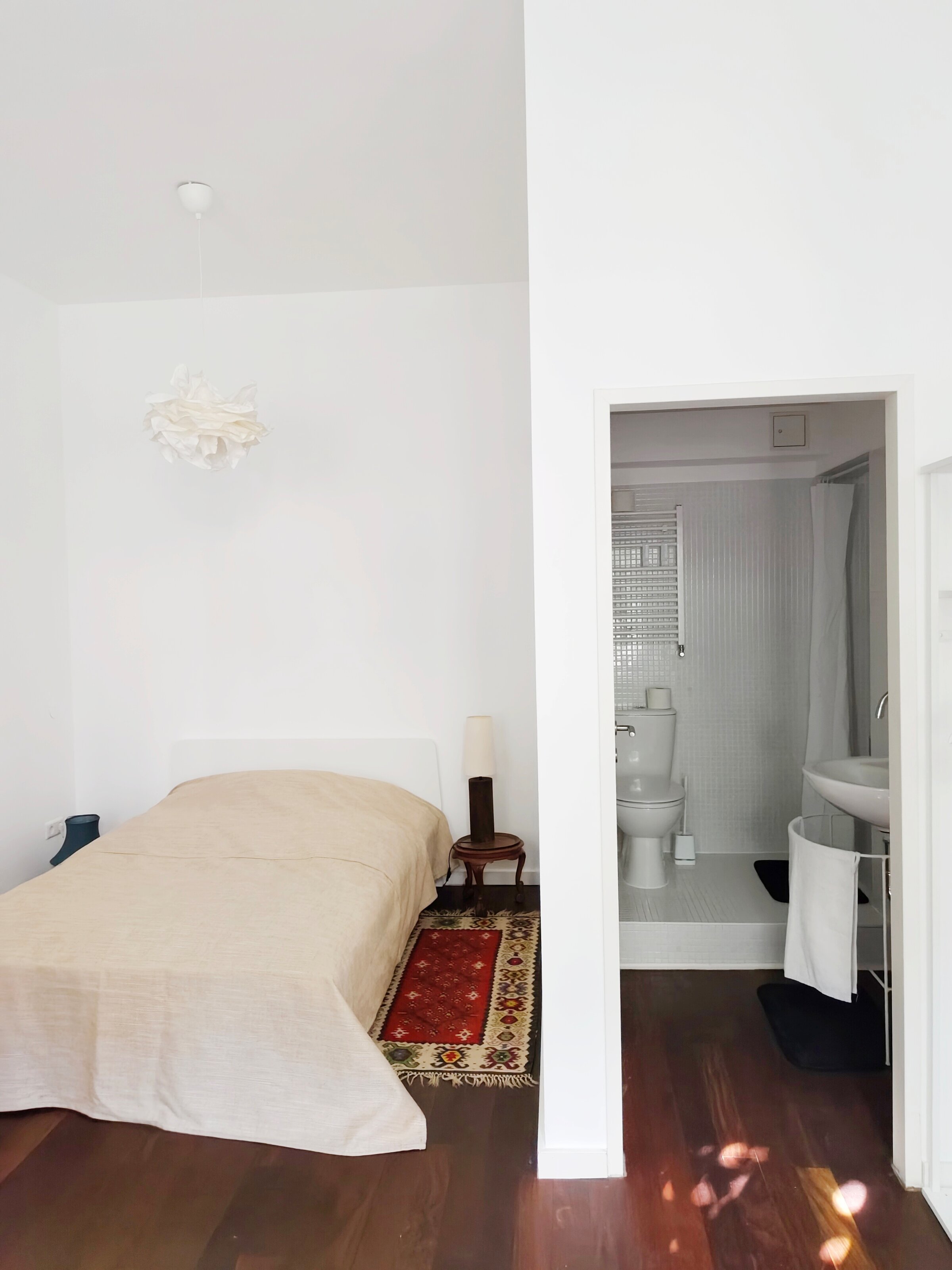 Bett und Bad | © corneliakrafft