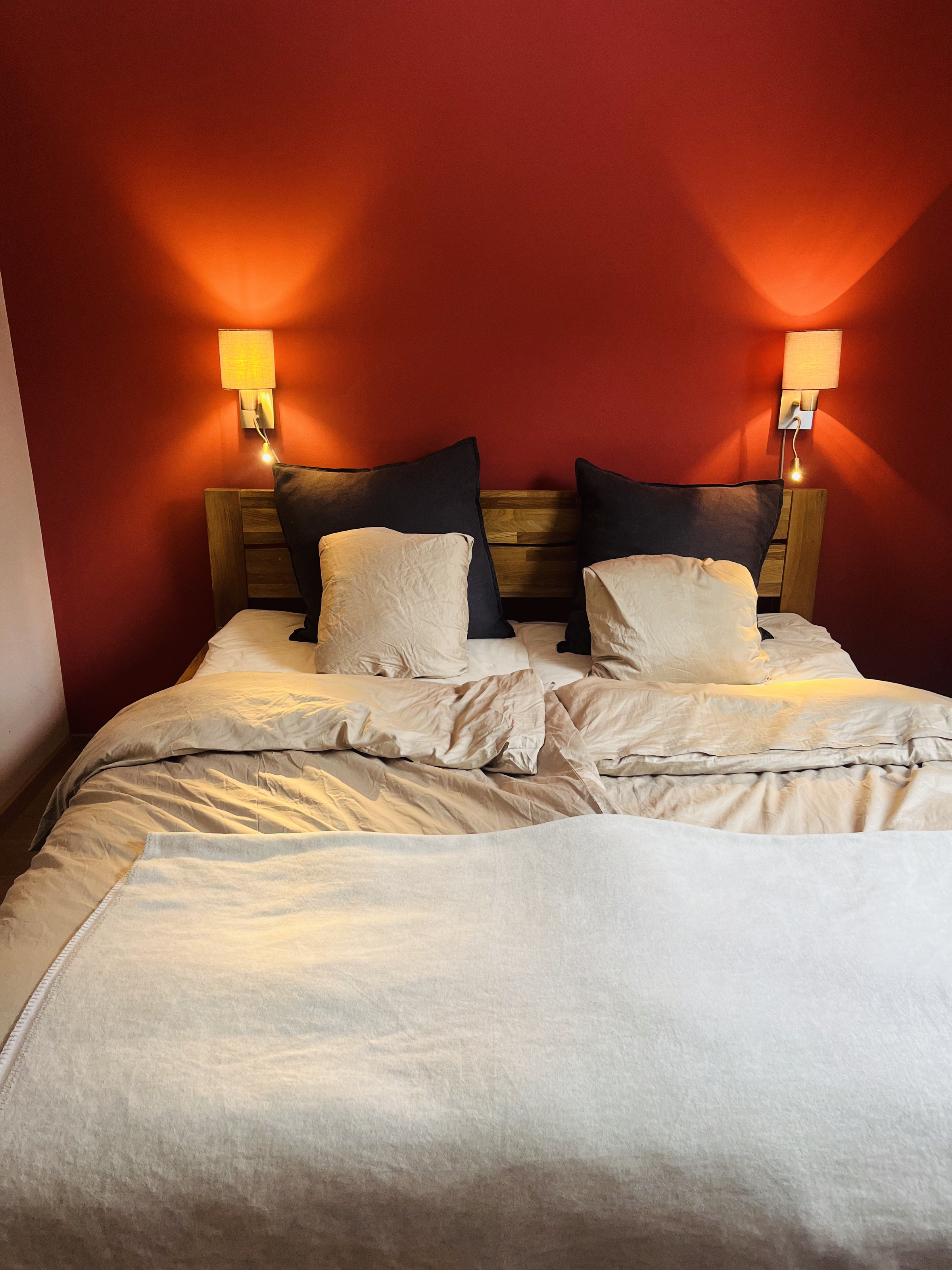 metallfreies Kingsize Holzbett