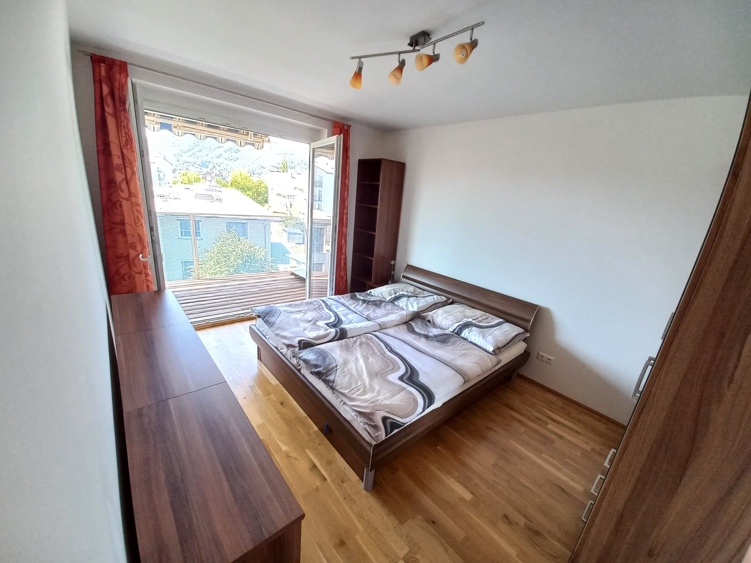 Mit 180x200 Doppelbett 