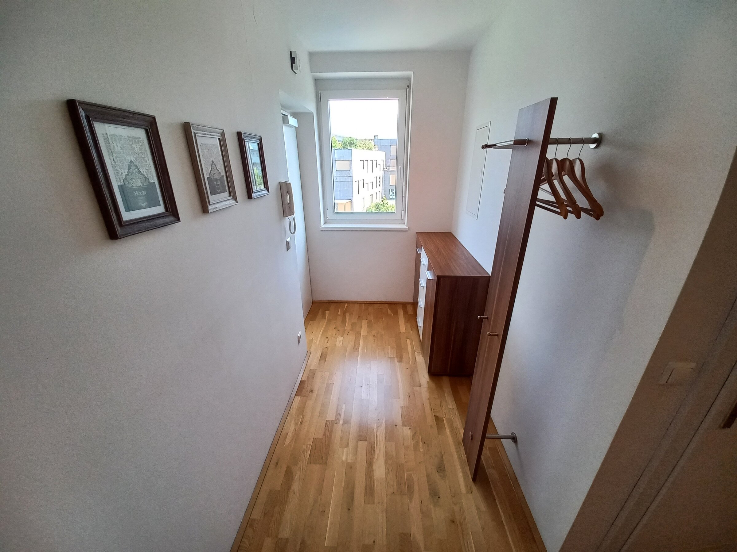 Vorzimmer mit Eingangstür