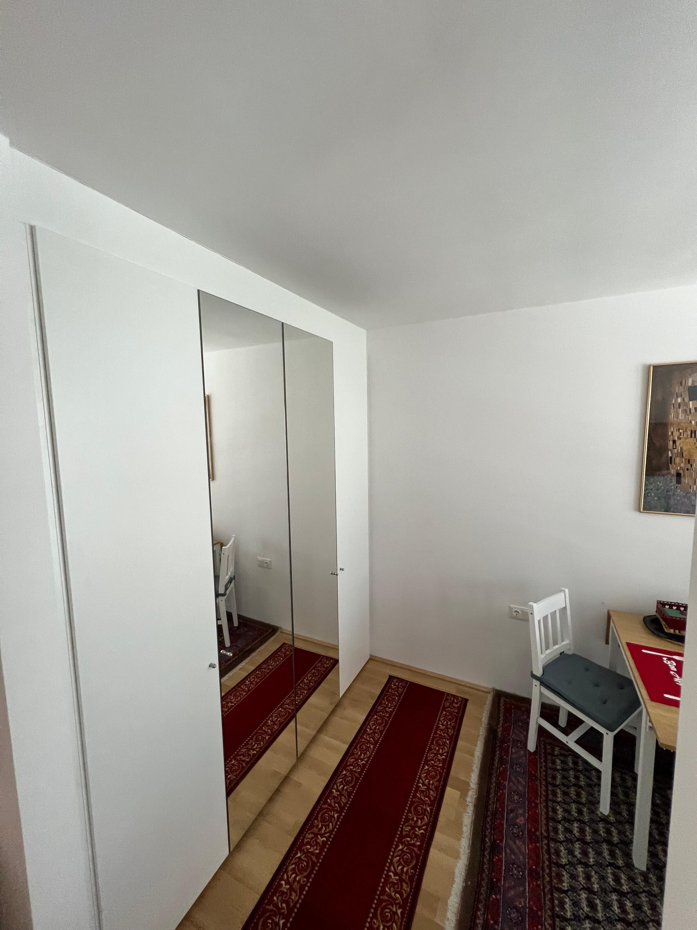 Geräumige Kleiderschränke