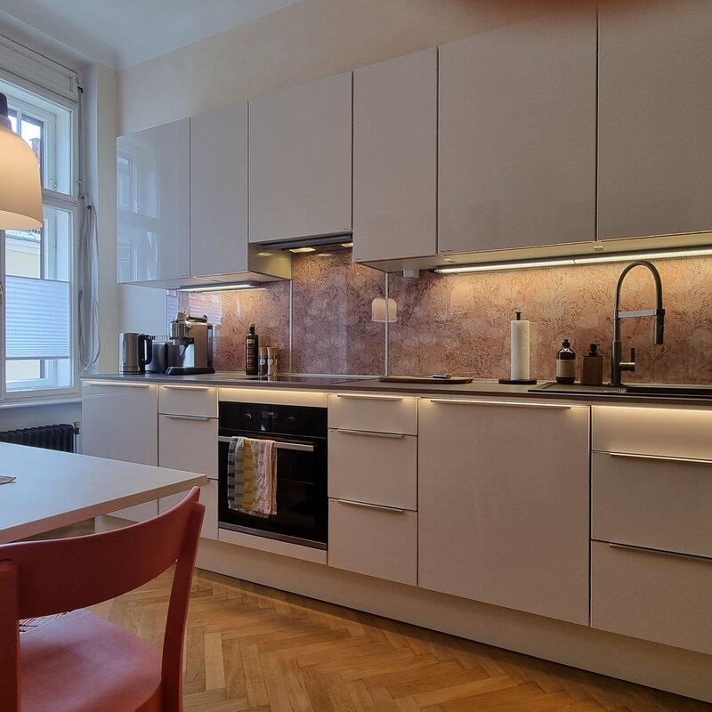Historic building Graz short term rental kitchen | © Anno 1903