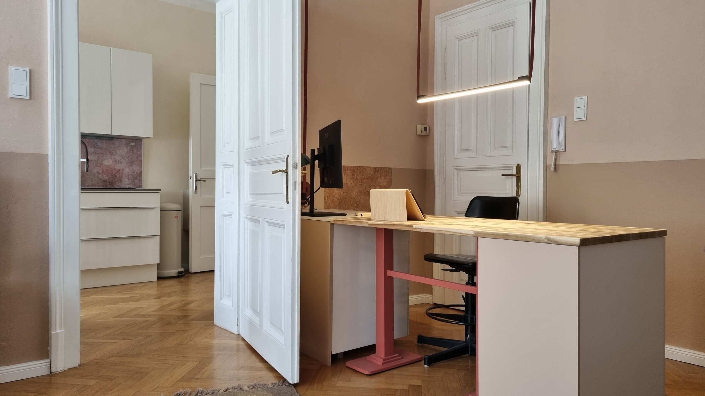 Historic building Graz short term rental desk | © Anno1903