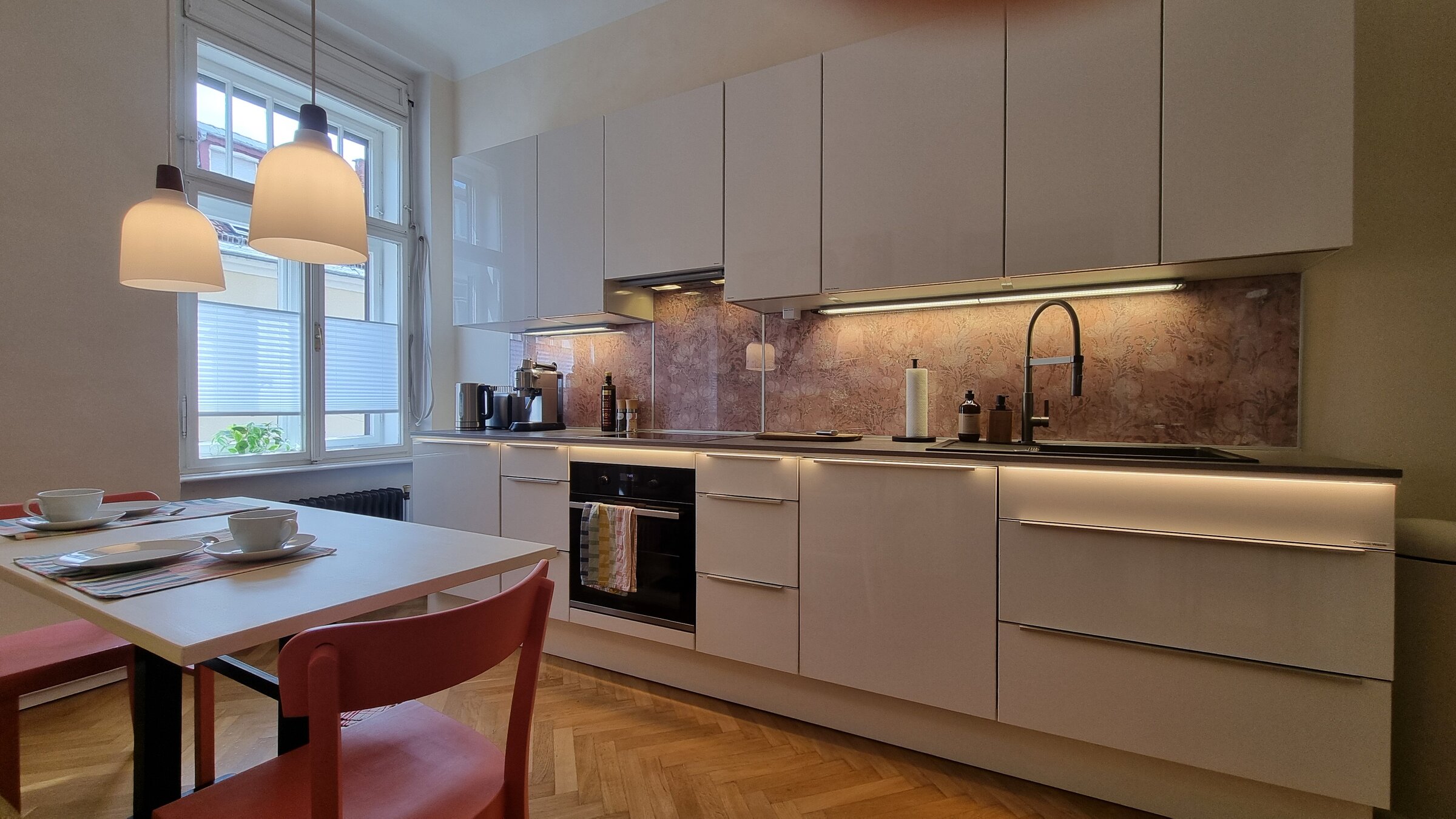 Historic building Graz short term rental kitchen | © Anno1903