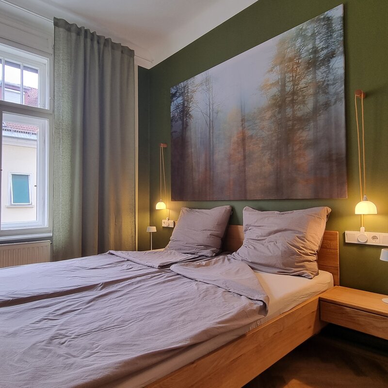 Historic building Graz short term rental sleeping room | © Anno1903