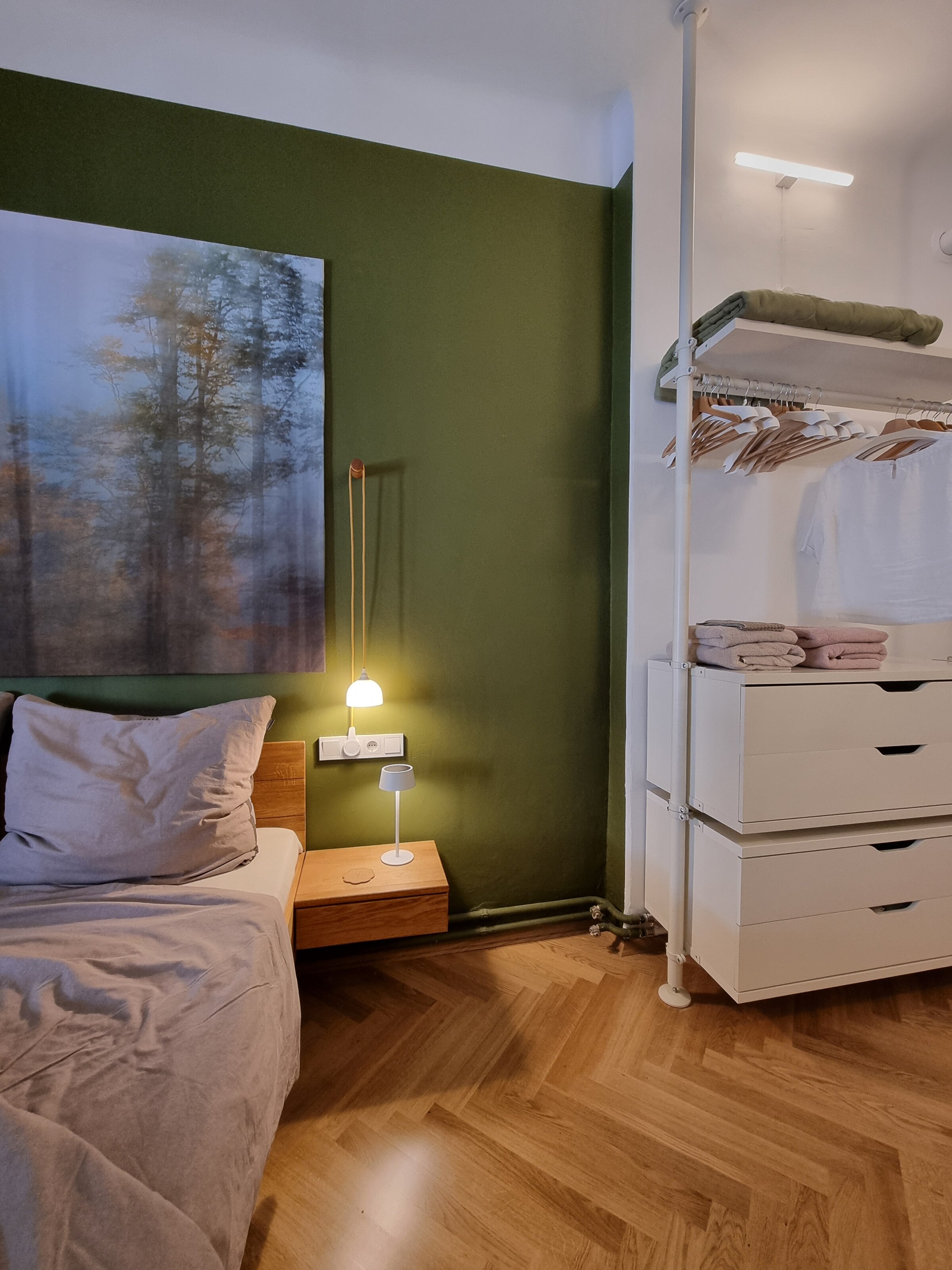 Historic building Graz short term rental sleeping room | © Anno1903