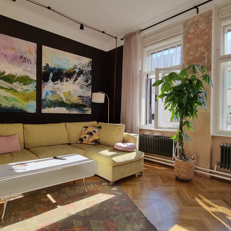 Historic building Graz short term rental living room | © Anno1903