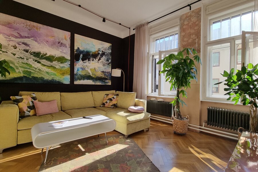 Historic building Graz short term rental living room | © Anno1903